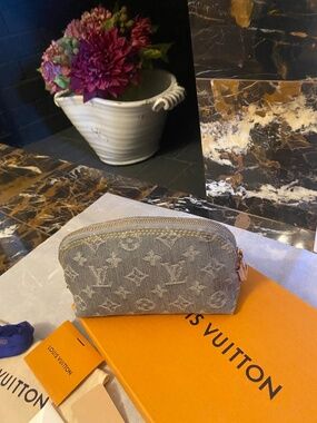LOUIS VUITTON DENIM COSMETIC POUCH PM MONOGRAM GRAY